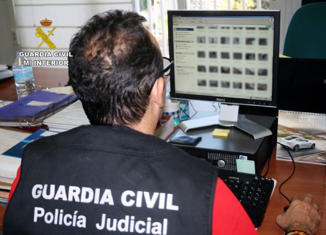 La Guardia Civil detiene a un vecino de San Pedro del Pinatar por tenencia y distribución de pornografía infantil a través de internet