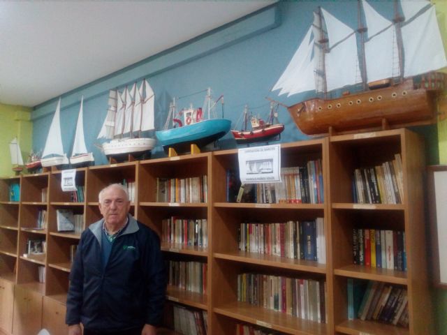 La biblioteca del Hogar de Pensionista 'Raimundo Benedicto' se llena de barcos
