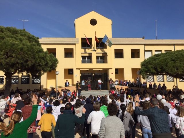 Los colegios de San Pedro del Pinatar celebran el día de La Paz con actividades solidarias