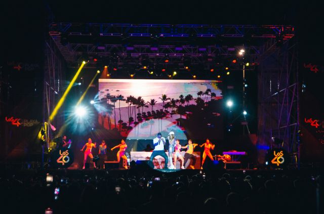 Los40 Playa Pop atraen a miles de jóvenes a San Pedro del Pinatar