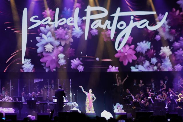 Isabel Pantoja despeja la tormenta en San Pedro del Pinatar