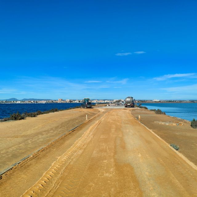 La Comunidad invierte 32.000 euros en mejorar el carril bici y el camino Mota de los Molinos en el parque Salinas de San Pedro