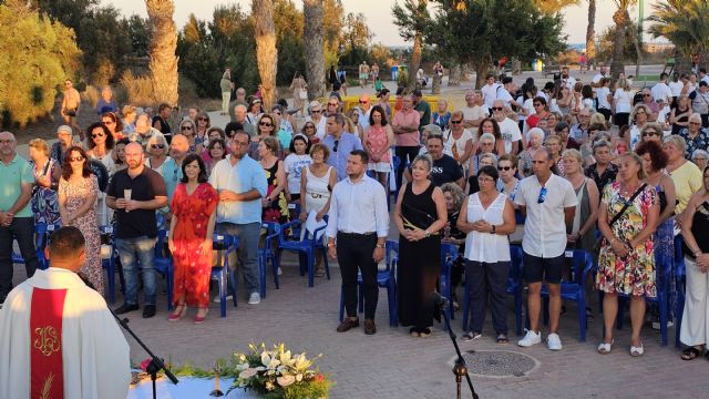 Los vecinos de El Mojón celebraron San Roque una procesión y misa de campaña