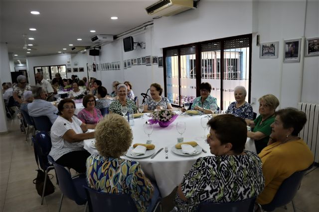 Los mayores de San Pedro del Pinatar celebran el Día de los Abuelos